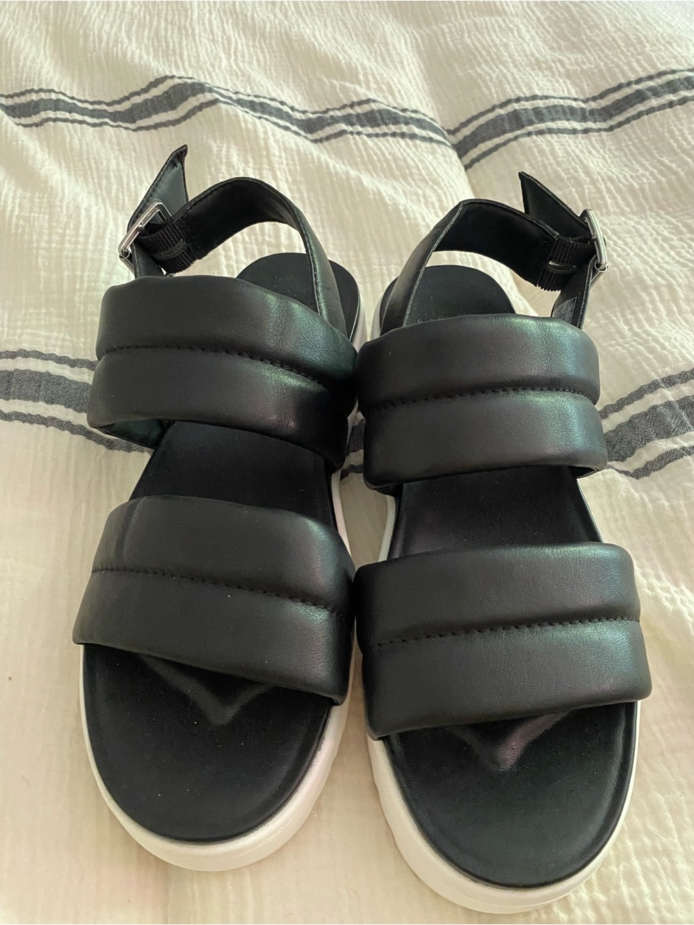 UGG Women's Zayne Slingback Sandals